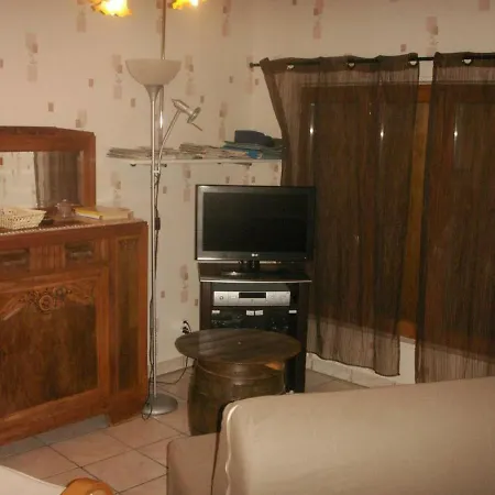 Proche De La Sioule Avec Jardin Prive - Fr-1-489-96 Nyaraló Saint-Germain-de-Salles