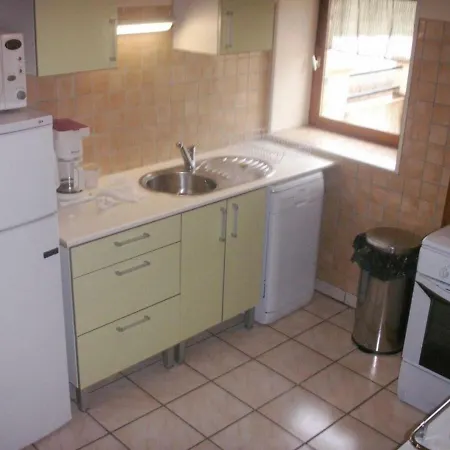 Proche De La Sioule Avec Jardin Prive - Fr-1-489-96 Country house Saint-Germain-de-Salles
