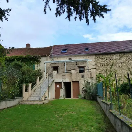 Holiday home Climatise Pres De La Sioule Avec Jardin Privatif, Terrasse Et Confort - Fr-1-489-96 *