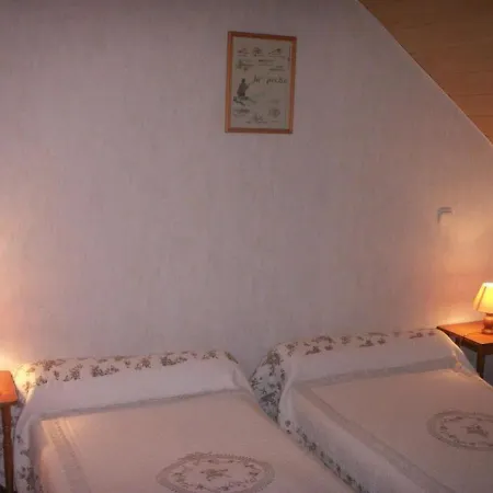Climatise Pres De La Sioule Avec Jardin Privatif, Terrasse Et Confort - Fr-1-489-96 * Saint-Germain-de-Salles